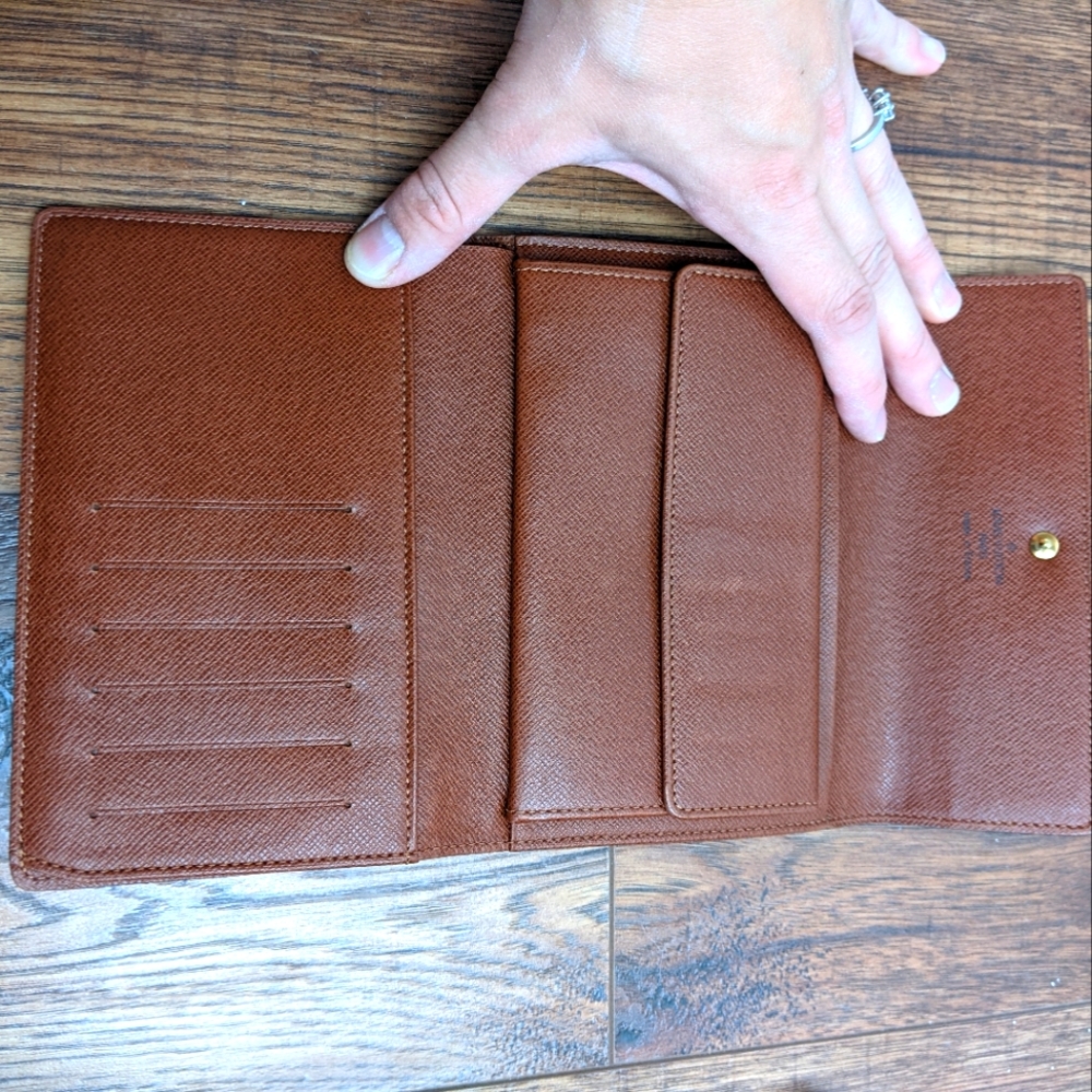 LV Tresor Porte Monogram Etui Papier Trifold - Picture 8 of 17